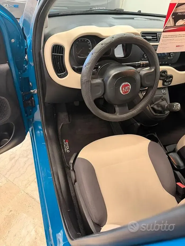 Usata Fiat Panda Lounge 69 CV (50 kW) 2013 Blu Utilitaria