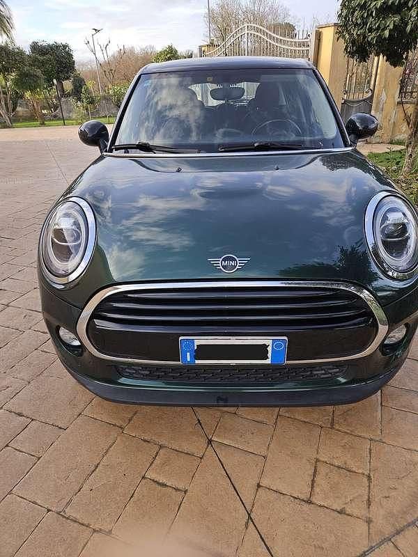 Usata Mini Cooper D 116 CV (85 kW) 2018 Verde Utilitaria