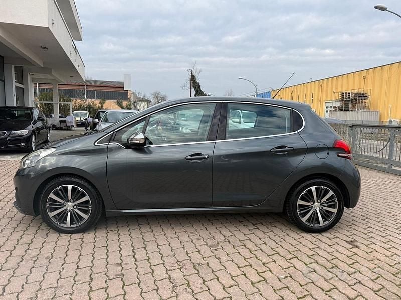 Usata Peugeot 208 Allure 75 CV (55 kW) 2017 Grigio Utilitaria