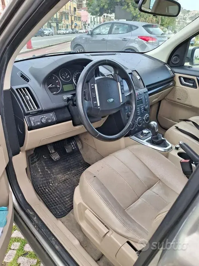 Usata Land Rover Freelander 2 150 CV (110 kW) 2010 Grigio SUV