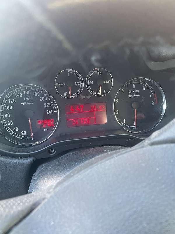 Usata Alfa Romeo 147 Distinctive 105 CV (77 kW) 2008 Utilitaria