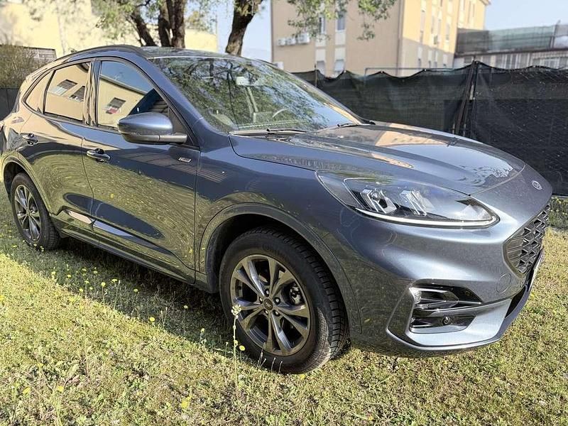 Usata Ford Kuga ST-Line 152 CV (111 kW) 2022 Blu/azzurro SUV