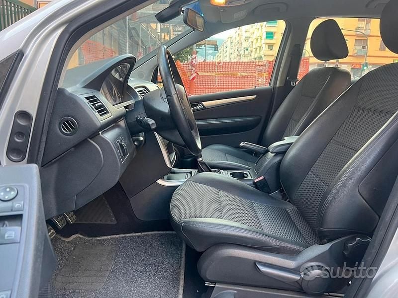 Grigio Usata 2009 Mercedes B180 Monovolume | 3500 € (Buon prezzo) - Immagine 1/4
