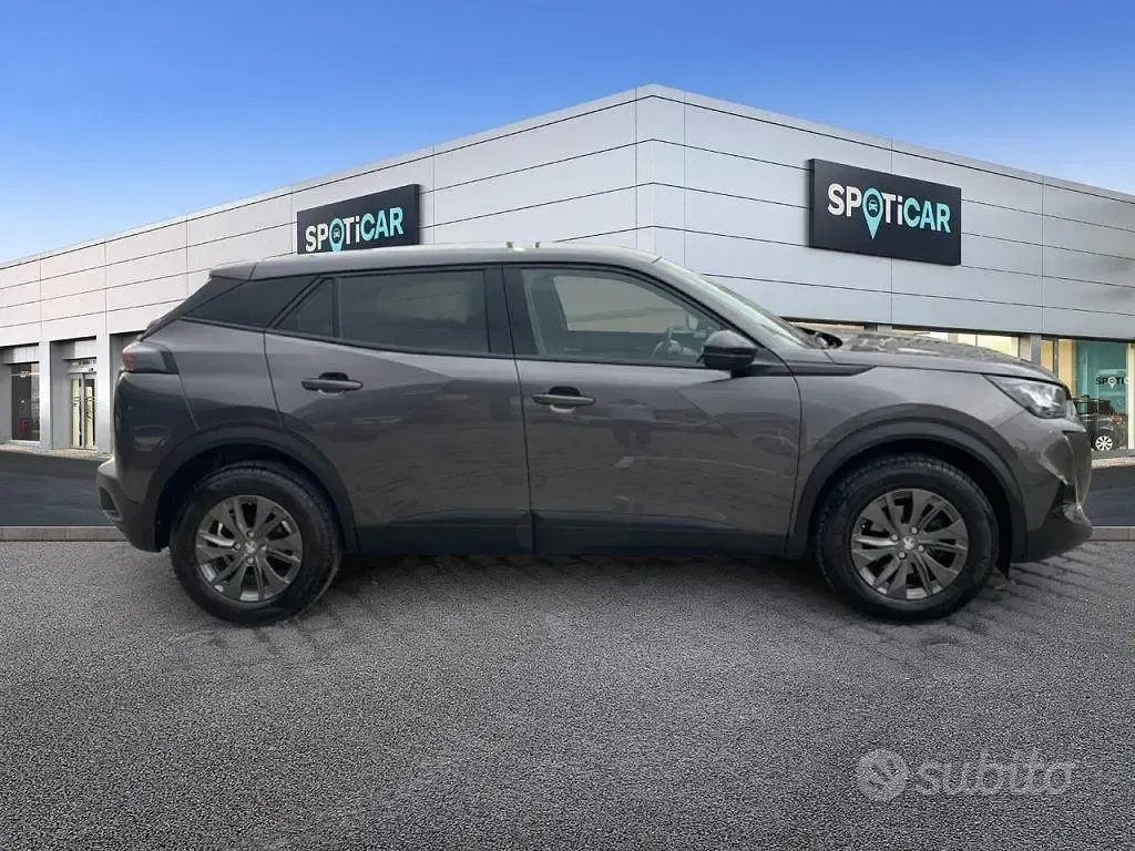 Usata Peugeot 2008 Active 110 CV (80 kW) 2022 Grigio SUV