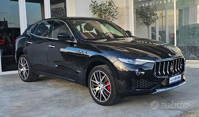 Nero Usata 2018 Maserati Levante GranLusso SUV | 29.990 € (Buon prezzo) - Immagine 1/4