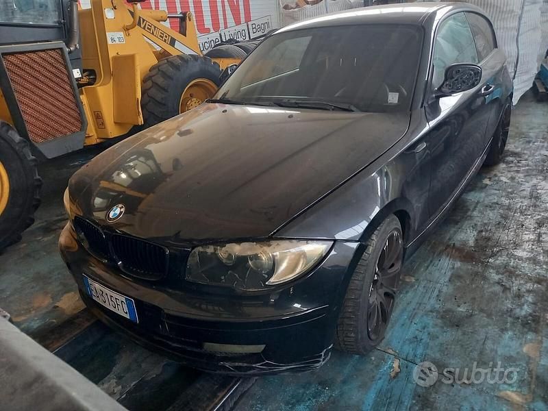 Usata BMW 116 116 CV (85 kW) 2010 Nero Utilitaria