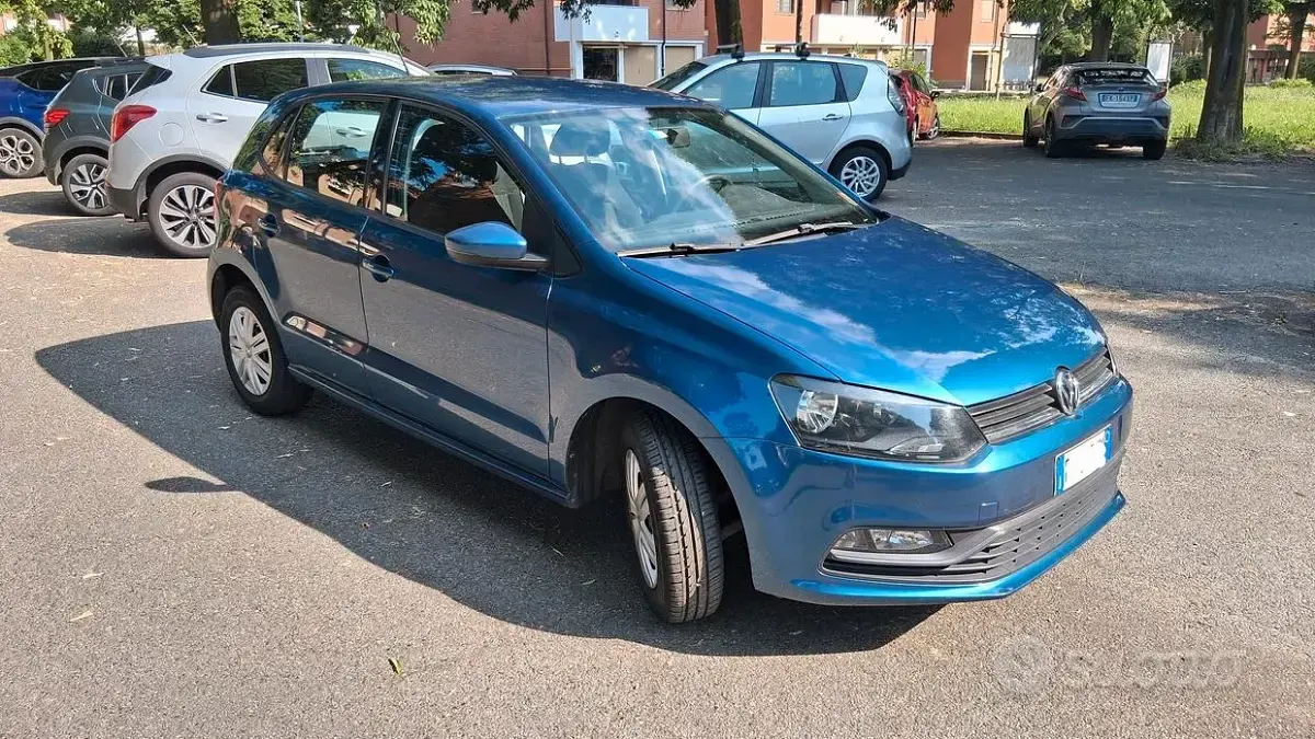 Usata VW Polo Trendline 60 CV (44 kW) 2015 Bluazzurro Berlina