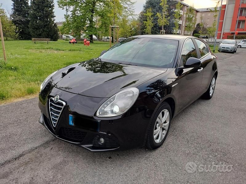 Usata 2012 Alfa Romeo Giulietta Due volumi | 5500 € - Immagine 1/4