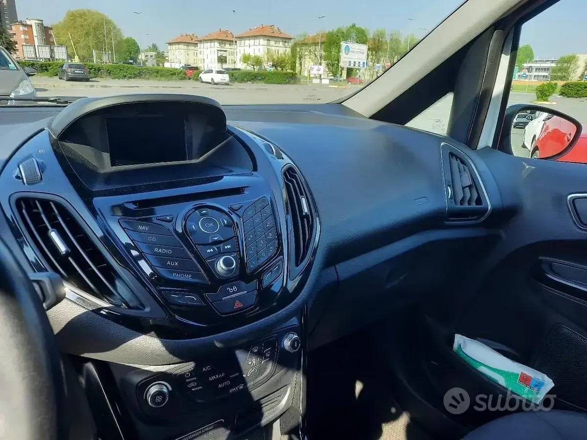 Begagnad Ford B-MAX 95 HK (69 kW) 2016 Vit Minibuss
