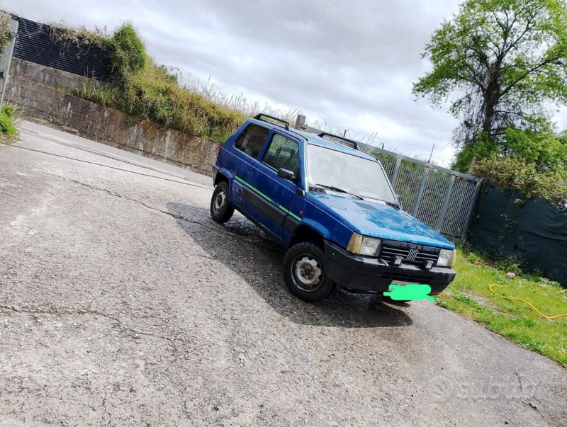 Usata Fiat Panda 4x4 Club 54 CV (39 kW) 1996 Blu Utilitaria