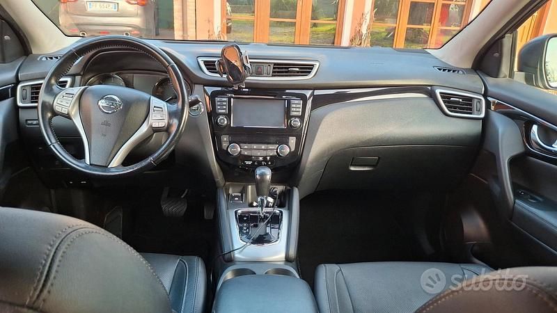 Usata Nissan Qashqai Tekna 131 CV (96 kW) 2017 Nero SUV