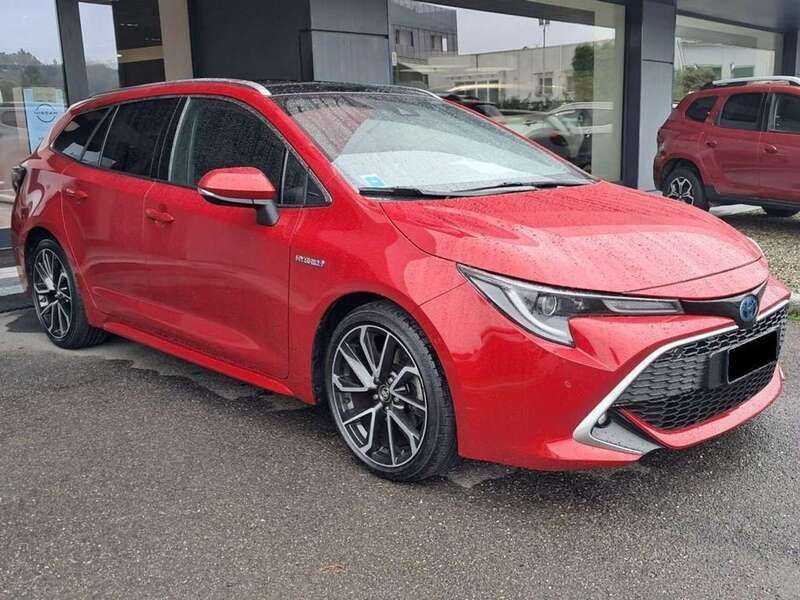 Usata Toyota Corolla Lounge 153 CV (112 kW) 2019 Rosso Station wagon