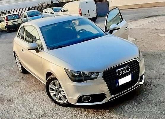 Usata Audi A1 Ambition 105 CV (77 kW) 2010 Grigio Utilitaria