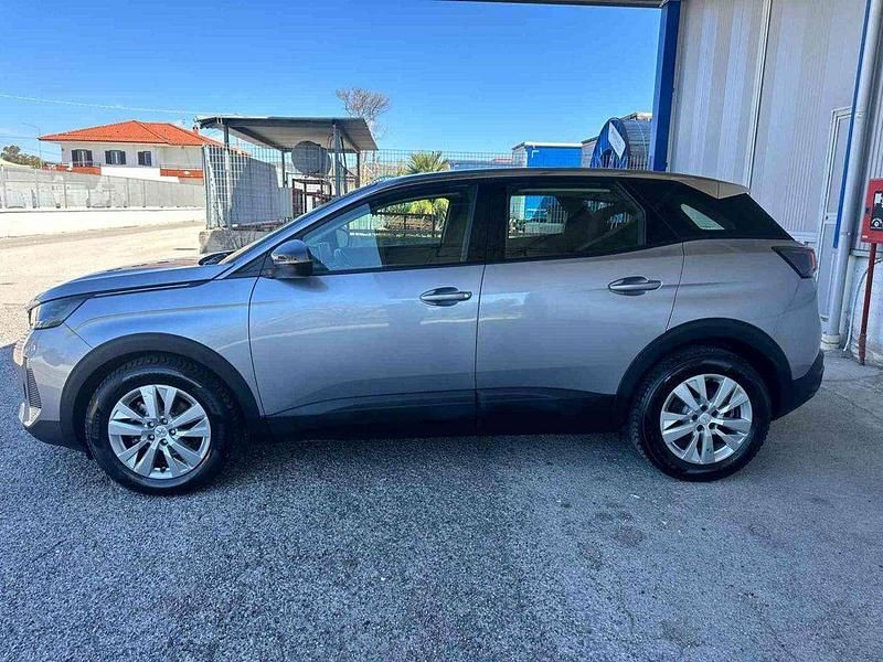 Usata Peugeot 3008 Active 131 CV (96 kW) 2022 Argento SUV