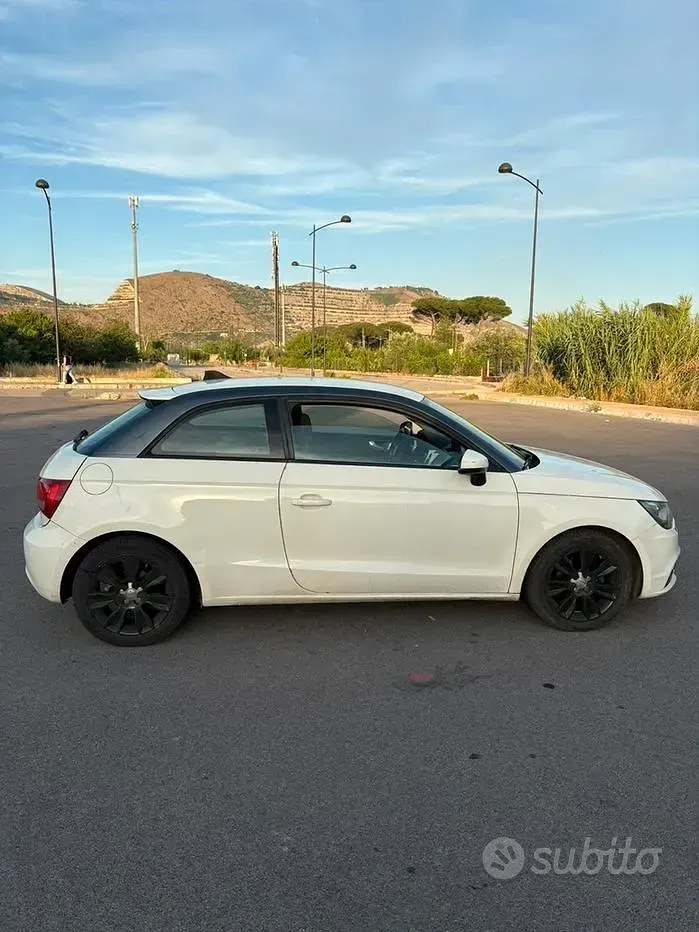 Usata Audi A1 Ambition 90 CV (66 kW) 2011 Bianco Utilitaria