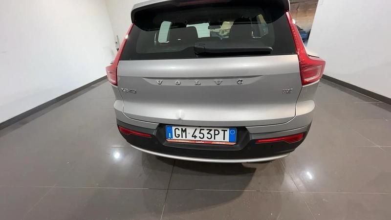 Usata Volvo XC40 129 CV (94 kW) 2023 Argento SUV