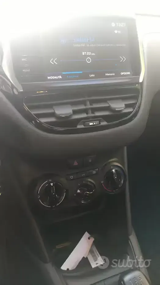 Usata Peugeot 208 75 CV (55 kW) 2017 Utilitaria