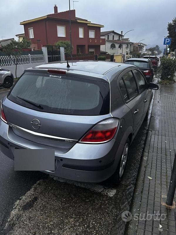 Usata Opel Astra 90 CV (66 kW) 2007 Berlina
