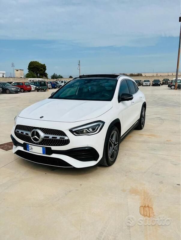 Bianco Usata 2020 Mercedes GLA200 Premium SUV | 38.000 € - Immagine 1/4