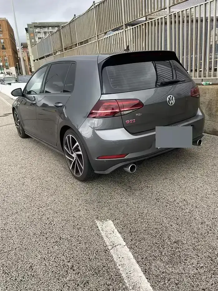 Usata VW Golf VIII GTI 245 CV (180 kW) 2022 Grigio Berlina