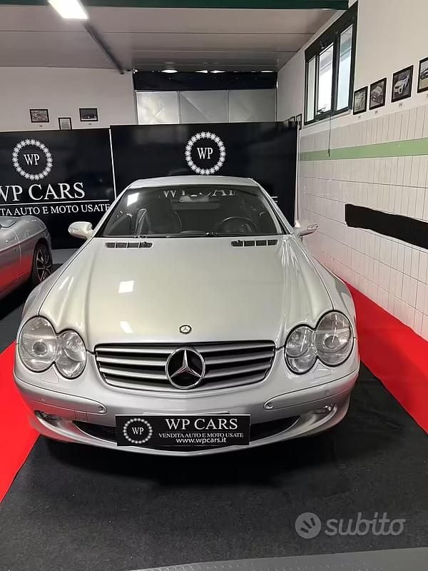 Usata Mercedes SL500 306 CV (225 kW) 2003 Grigio Cabrio