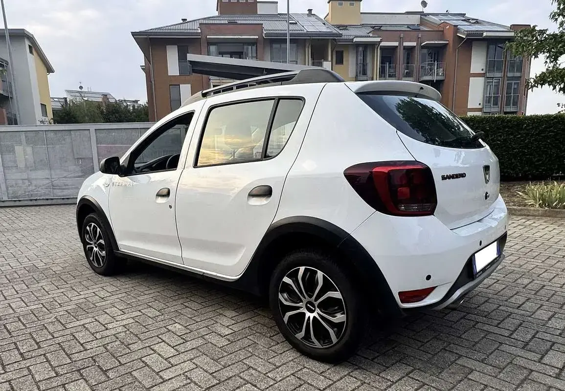 Usata Dacia Sandero Stepway 101 CV (74 kW) 2021 Bianco Berlina