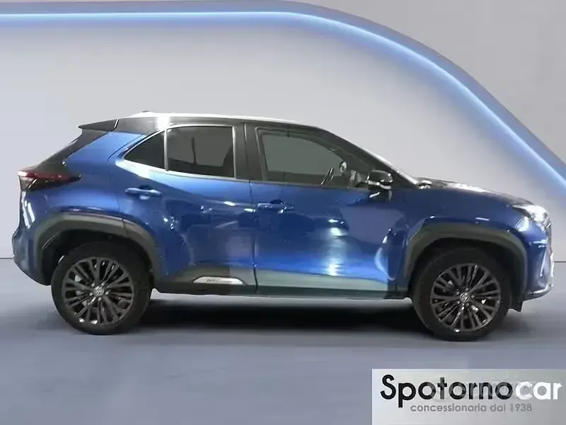 Usata Toyota Yaris Cross 116 CV (85 kW) 2022 Bluazzurro SUV
