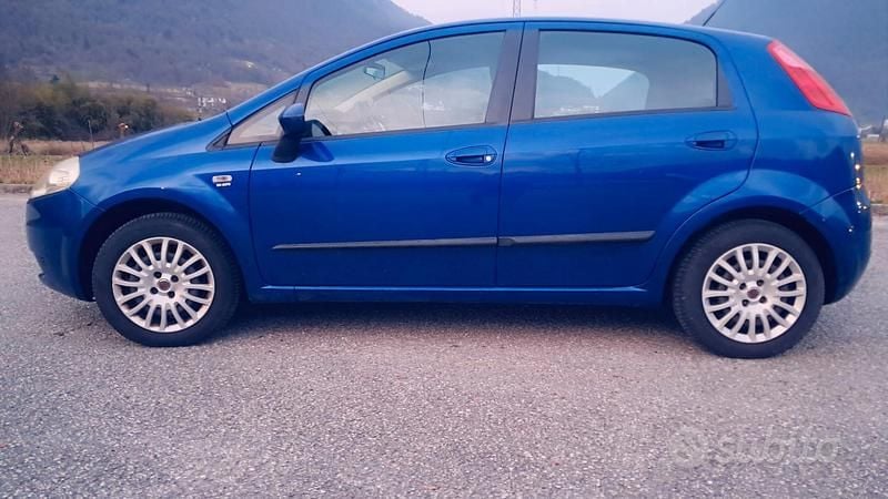 Usata Fiat Grande Punto 65 CV (47 kW) 2009 Blu Utilitaria