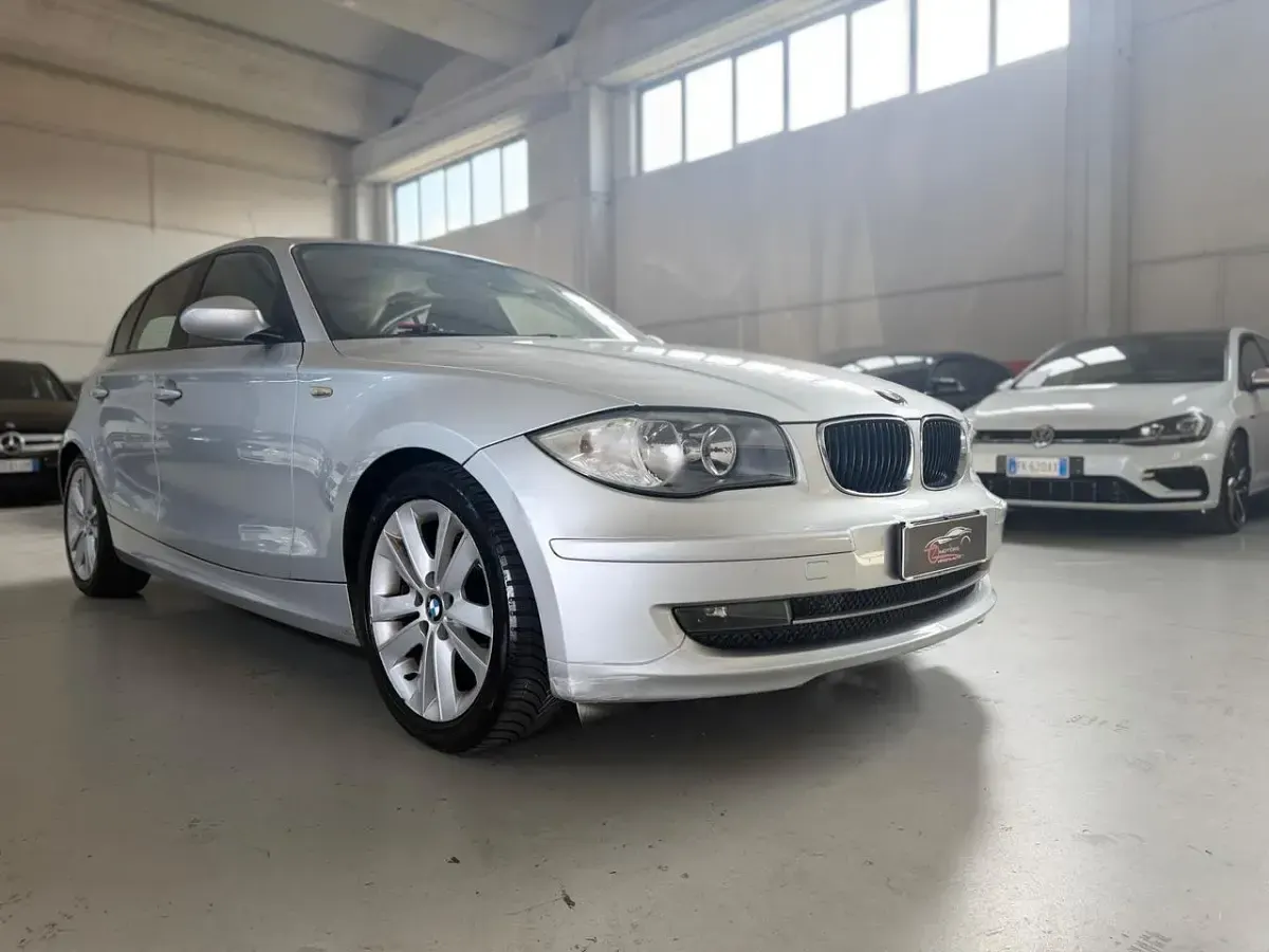 Usata BMW 118 143 CV (105 kW) 2008 Argento Utilitaria