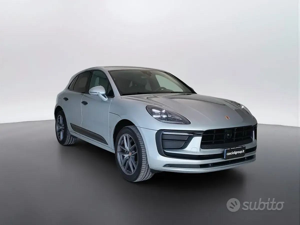Usata Porsche Macan 265 CV (194 kW) 2022 Argento (metallizzato) SUV