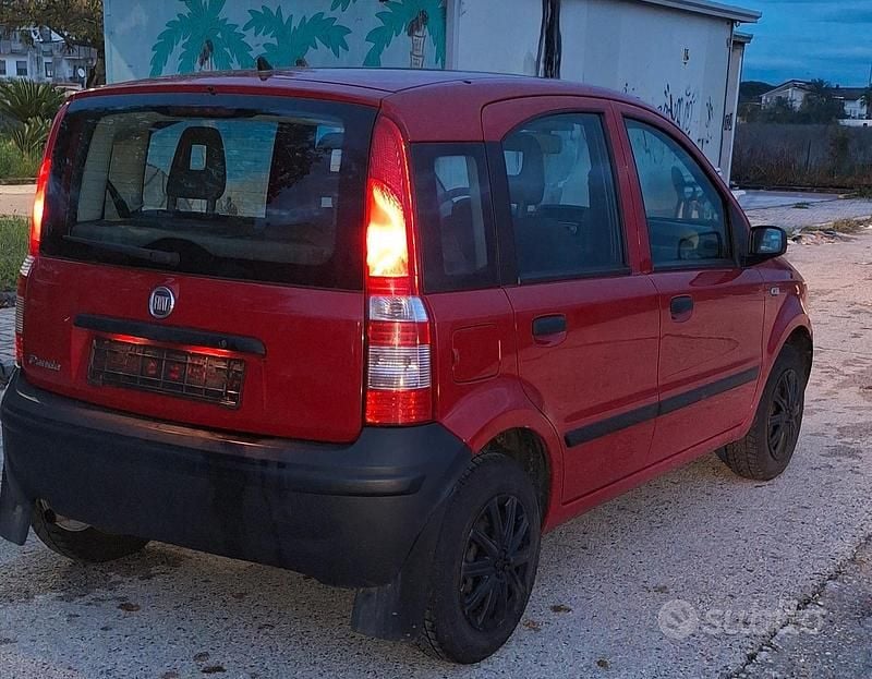 Rosso Usata 2009 Fiat Panda Active Utilitaria | 1699 € (Super prezzo) - Immagine 1/4