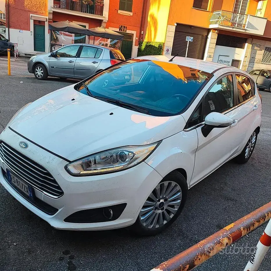 Second-hand Ford Fiesta Titanium 75 CP (55 kW) 2013 Berlinǎ