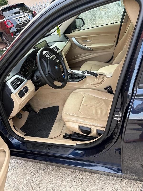 Usata BMW 320 Luxury Line 163 CV (119 kW) 2013 Blu/azzurro Station wagon