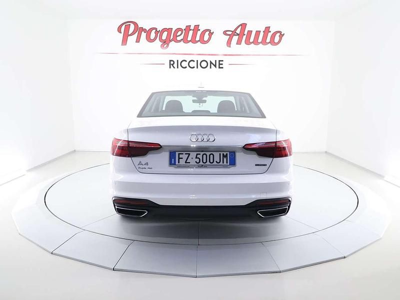 Begagnad Audi A4 Ambiente 190 HK (139 kW) 2019 Vit Sedan