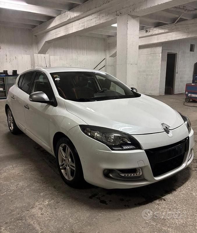 Bianco Usata 2013 Renault Mégane GT Line GT-Line | 3900 € (Buon prezzo) - Immagine 1/4