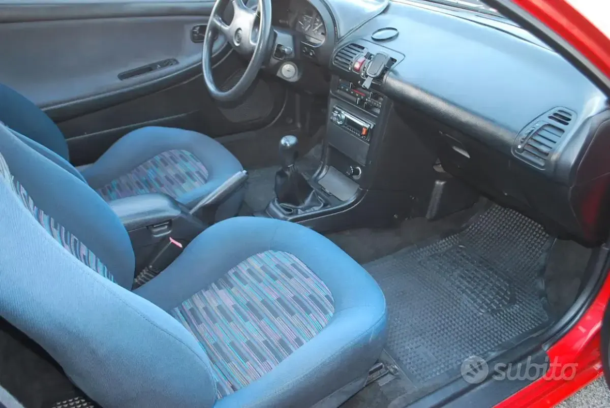 Usata Mazda MX3 133 CV (97 kW) 1992