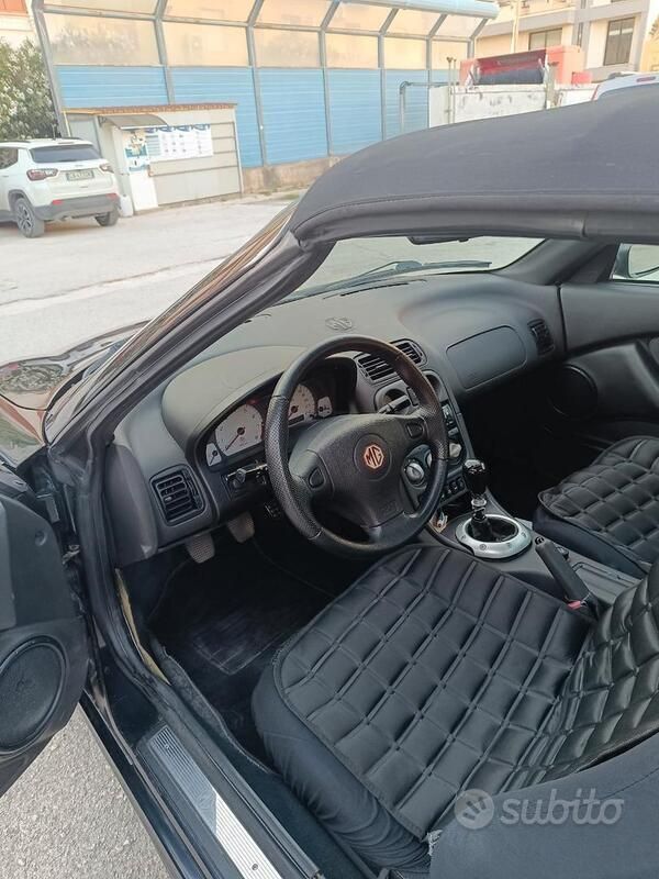 Usata MG TF 116 CV (85 kW) 2004 Nero Cabrio