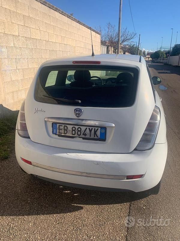 Usata Lancia Ypsilon 77 CV (56 kW) 2010 Bianco Utilitaria