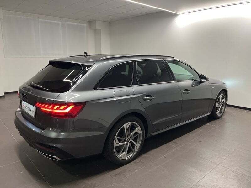 Nuova Audi A4 Comfort 163 CV (119 kW) 2025 Station wagon