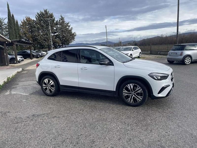 Usata Mercedes GLA200 Advanced 150 CV (110 kW) 2023 Bianco SUV