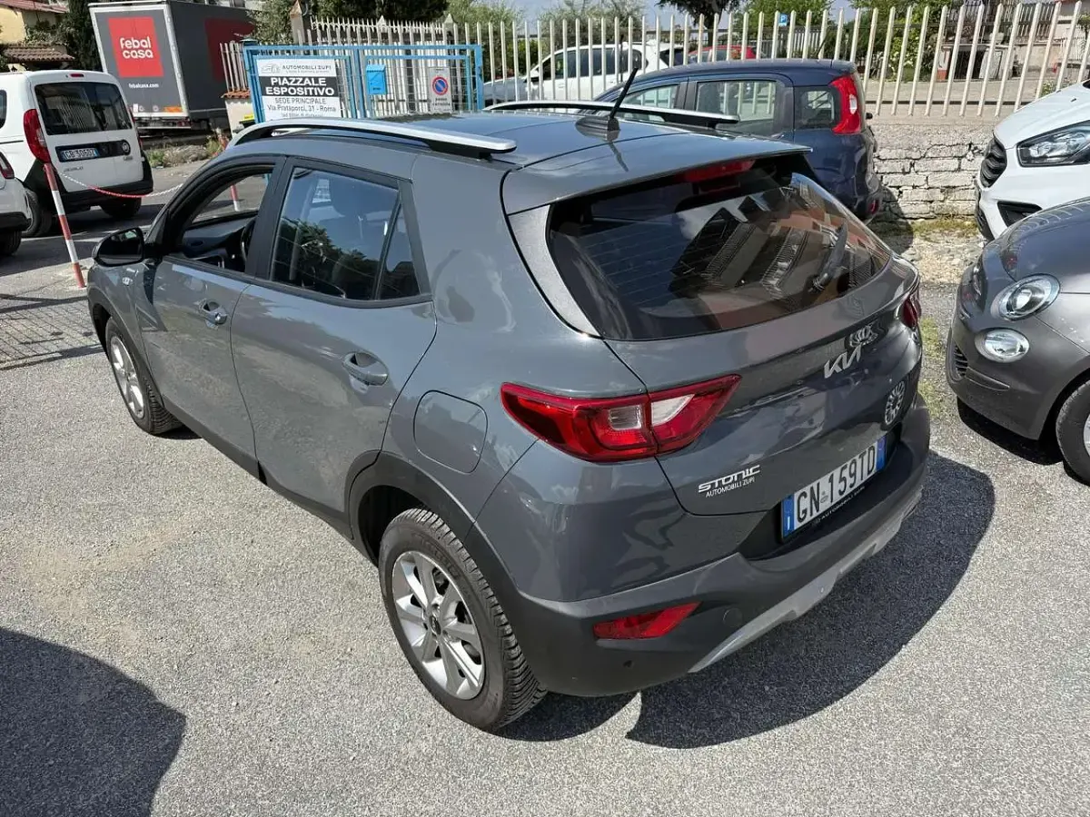 Usata Kia Stonic 101 CV (74 kW) 2023 Grigio SUV