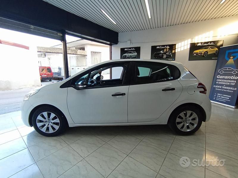 Usata Peugeot 208 68 CV (50 kW) 2014 Bianco Utilitaria