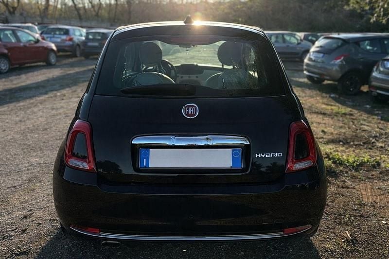Käytetty Fiat 500 Dolcevita 70 HP (51 kW) 2024 Musta Sedan