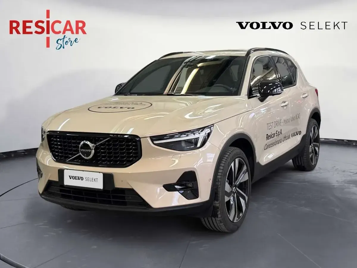 Nuova Volvo XC40 Ultimate 163 CV (119 kW) 2026 Sand dune SUV
