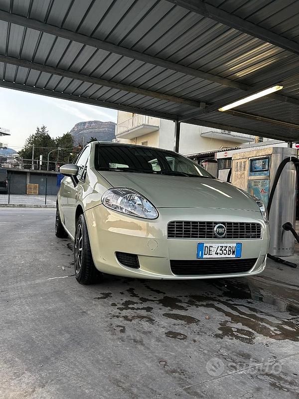 Usata Fiat Grande Punto 75 CV (55 kW) 2006 Utilitaria