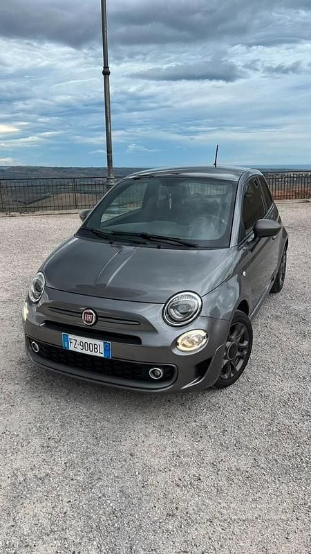 Grigio Usata 2019 Fiat 500S Due volumi | 10.990 € (Buon prezzo) - Immagine 1/4