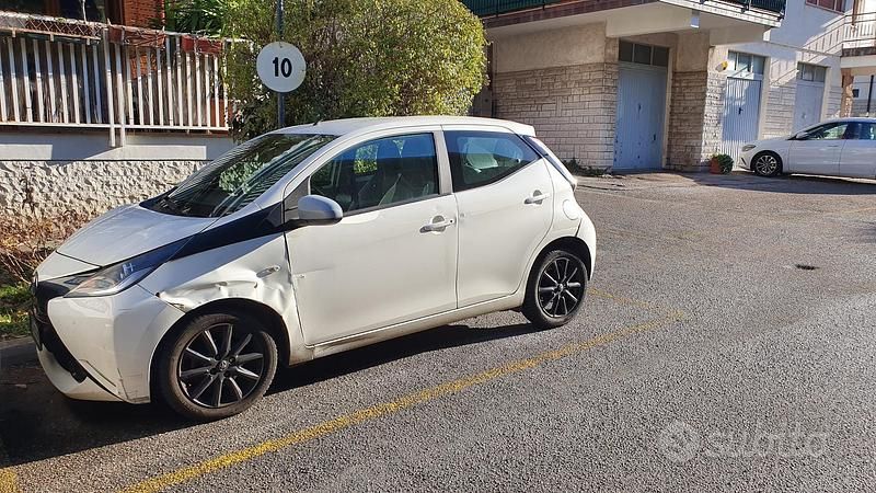 Usata Toyota Aygo 69 CV (50 kW) 2018 Utilitaria