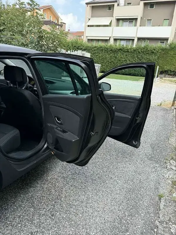 Usata Renault Mégane III Luxe 110 CV (80 kW) 2011 Berlina