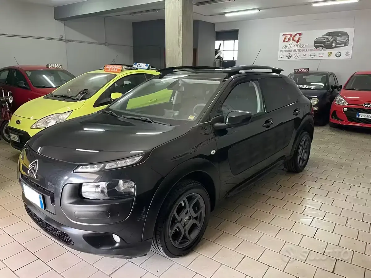 Usata Citroën C4 Shine 99 CV (72 kW) 2016 Nero Berlina