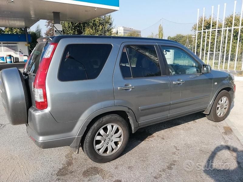 Usata Honda CR-V 140 CV (102 kW) 2006 Grigio SUV